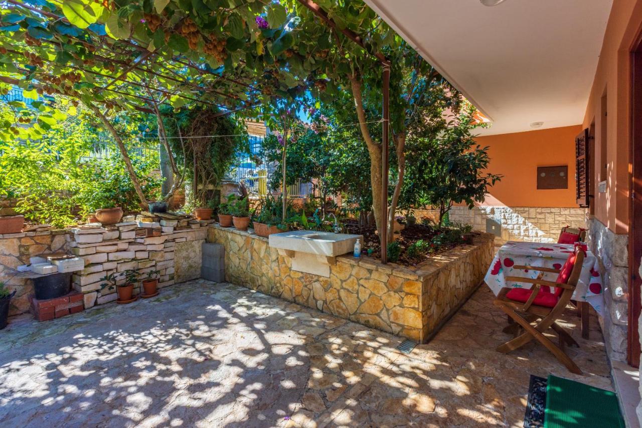 Apartments Villa Mavero Banjole Exterior foto