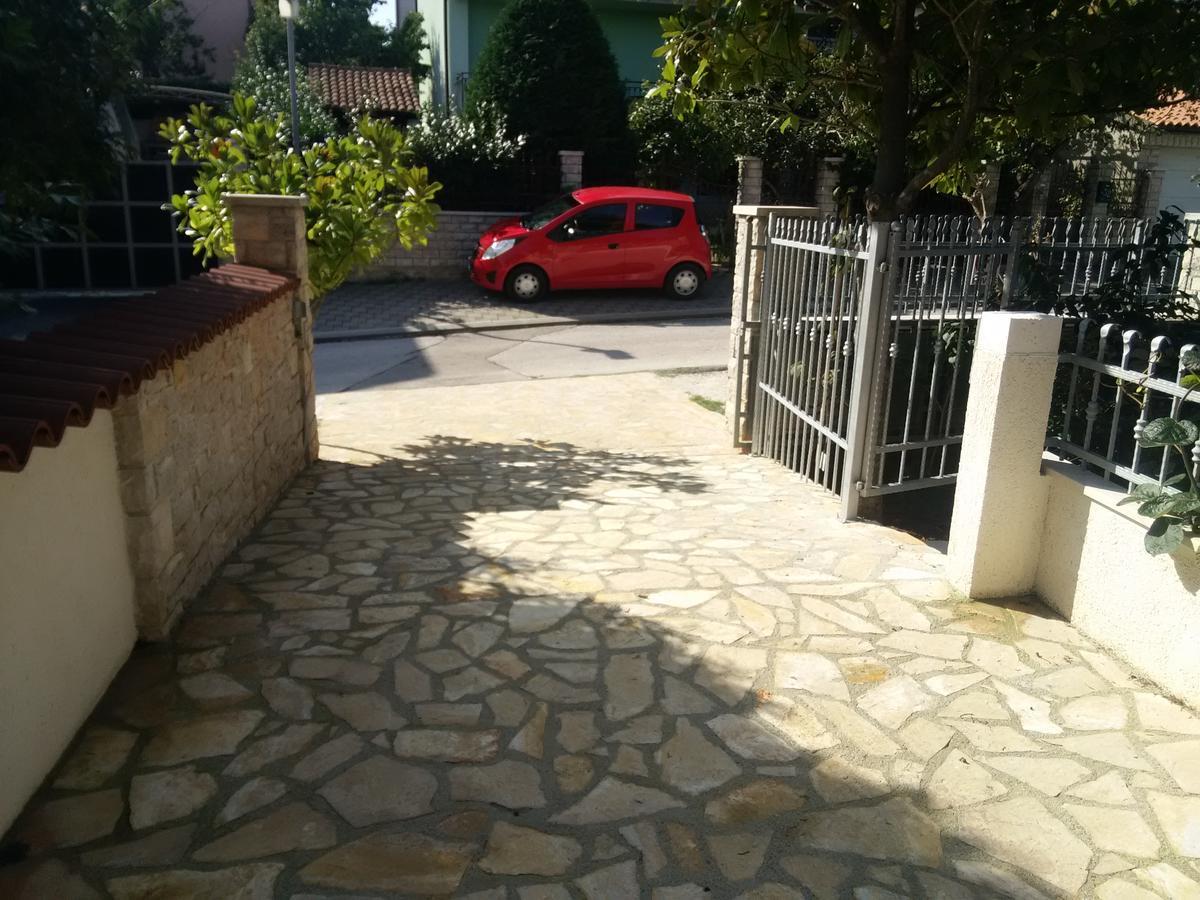 Apartments Villa Mavero Banjole Exterior foto