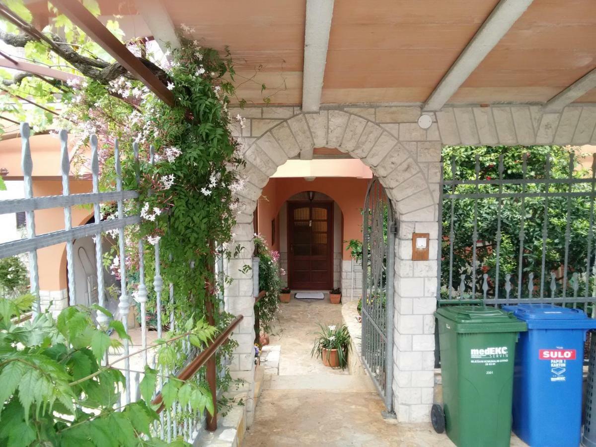 Apartments Villa Mavero Banjole Exterior foto